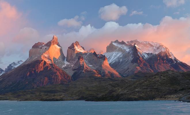La temporada alta en Torres del Paine es a lo largo de enero y febrero.