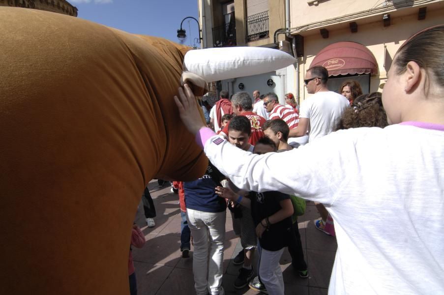 Los toros hinchables llenaron las calles