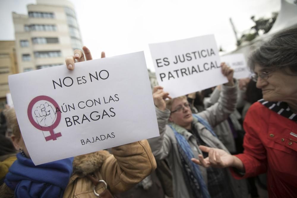 Concentración contra la sentencia a La Manada en Oviedo