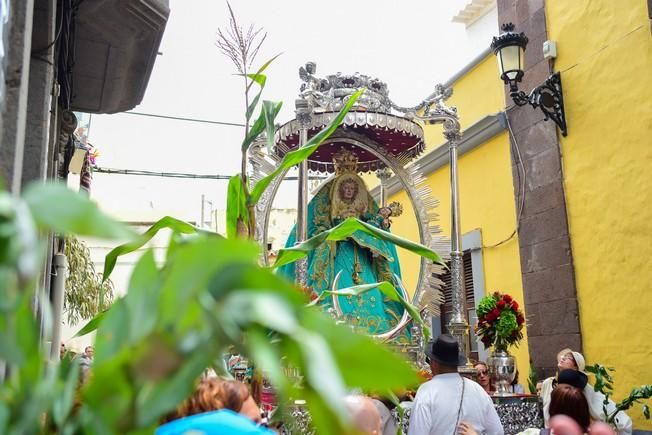 Procesion y Romeria por las Fiestas de las ...