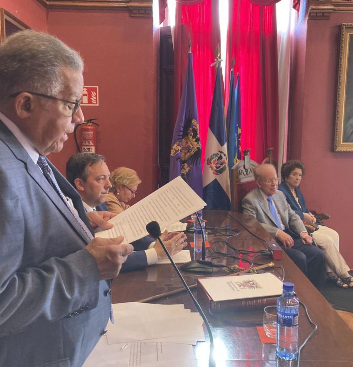 Juan Bolívar Díaz Santana, embajador en España de República Dominicana, ayer, en Villaviciosa. | A. L.