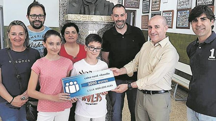 Caixa Rural Vilavella dona 3.000 € al colegio José Alba