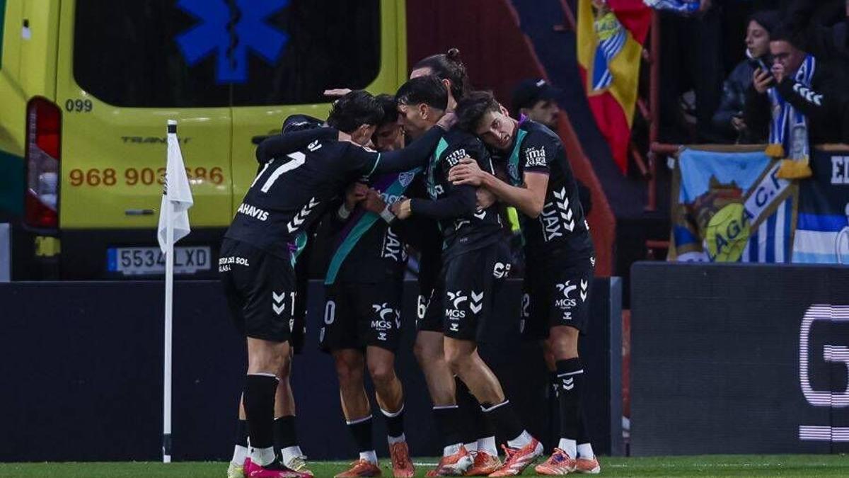 Partido disputado entre el Albacete y el Málaga CF en el Carlos Belmonte.