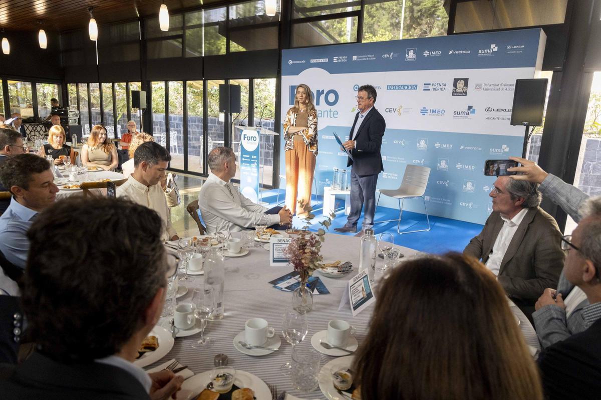 Ángela de Miguel protagoniza el Foro Alicante sobre «Las pymes en el contexto actual: retos y oportunidades»