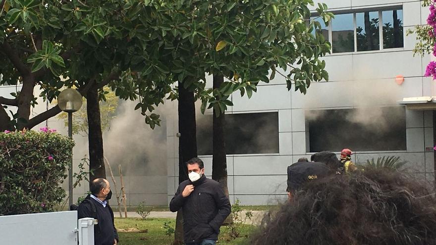 Pequeño incendio en el diario Información