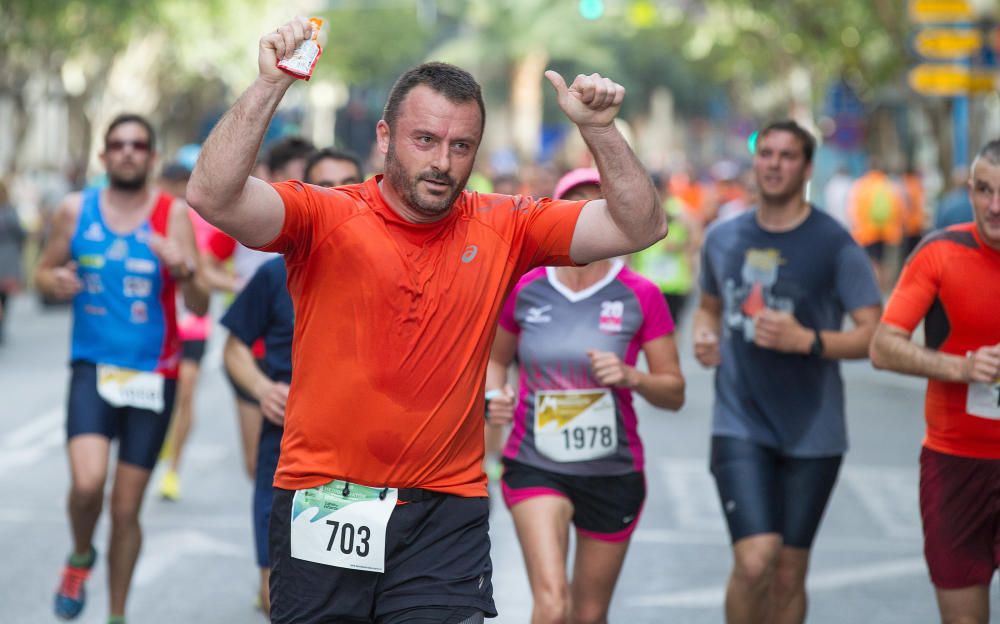 Hamid se adjudica el Medio Maratón de Alicante.