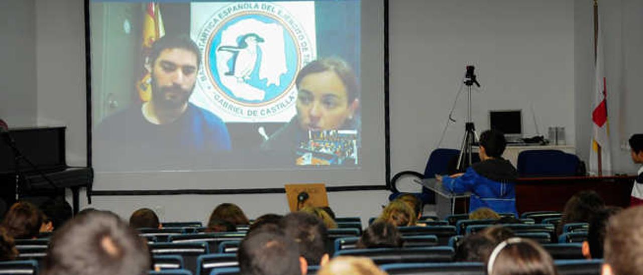 Alejandro Díaz en videoconferencia ayer con el Colegio Heidelberg en la capital grancanaria.