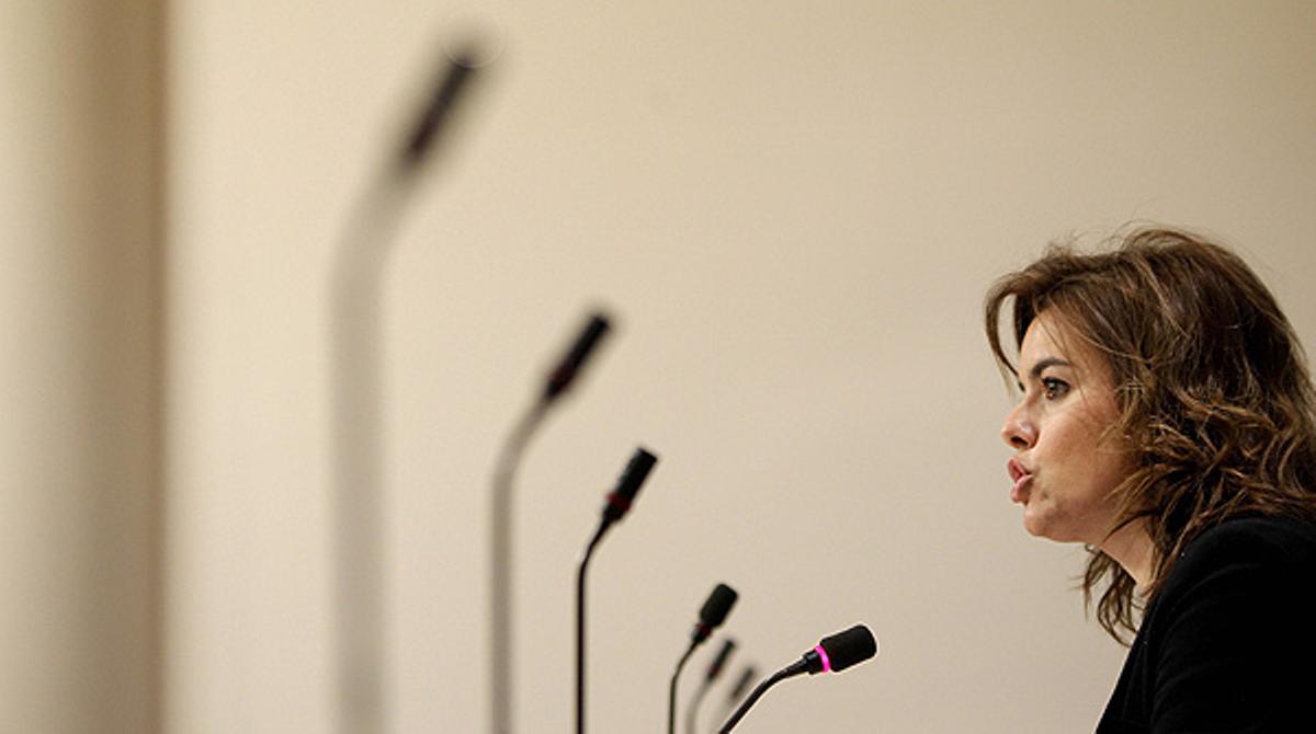 Soraya Sáenz de Santamaría diu que cada vegada que governa el PSOE, puja l’IVA.