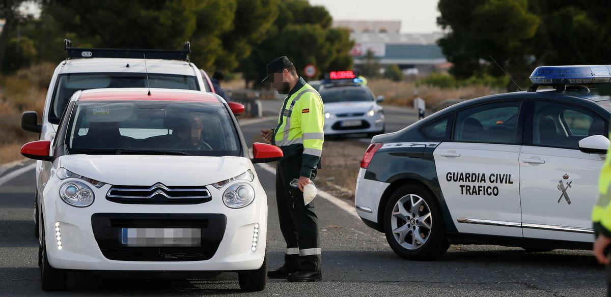 Controles de alcoholemia en carreteras valencianas.