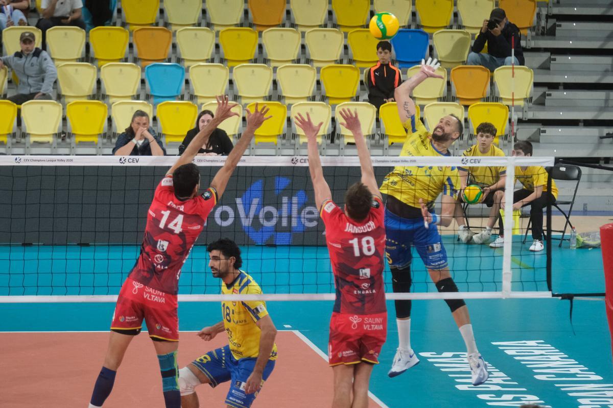 Partido Guaguas-Praga de Champions League