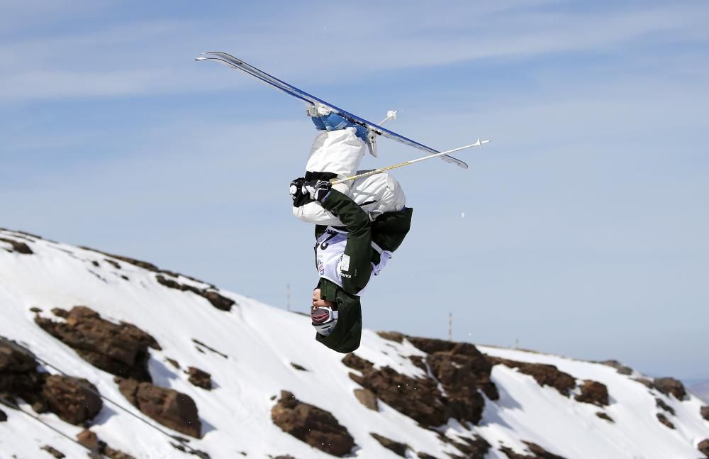 Campionat del món de surf de neu, freestyle i acrobàtic, a l'estació granadina de Sierra Nevada.