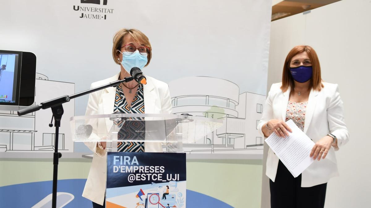 La rectora Eva Alcón inaugura el acto de la Feria Empresarial 2021/2021.