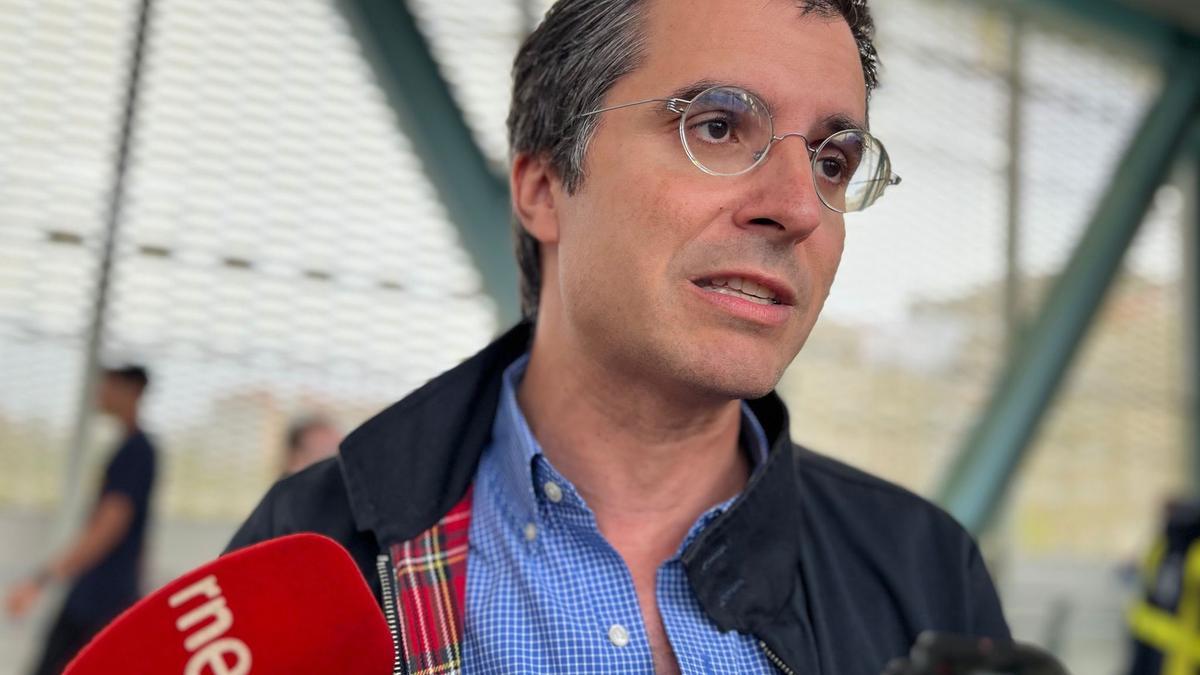 El portavoz del PP de Santiago, Borja Verea, en declaraciones a los medios este miércoles en Santiago de Compostela