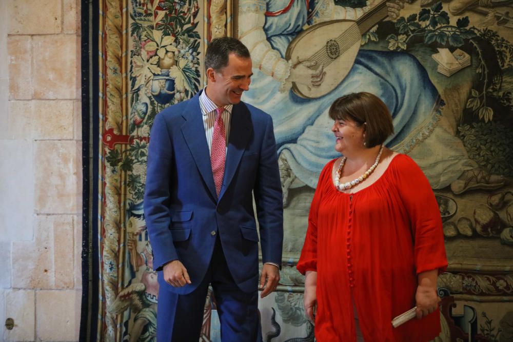 König Felipe empfängt Vertreter der Insel-Institutionen. Hier: Ministerpräsidentin Parlamentspräsidentin Xelo Huertas.