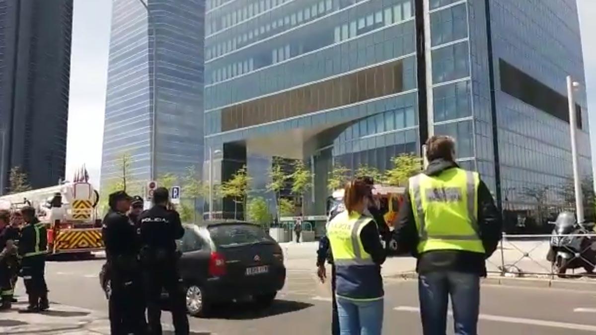 Desalojada la Torre Espacio de Madrid por un aviso de bomba