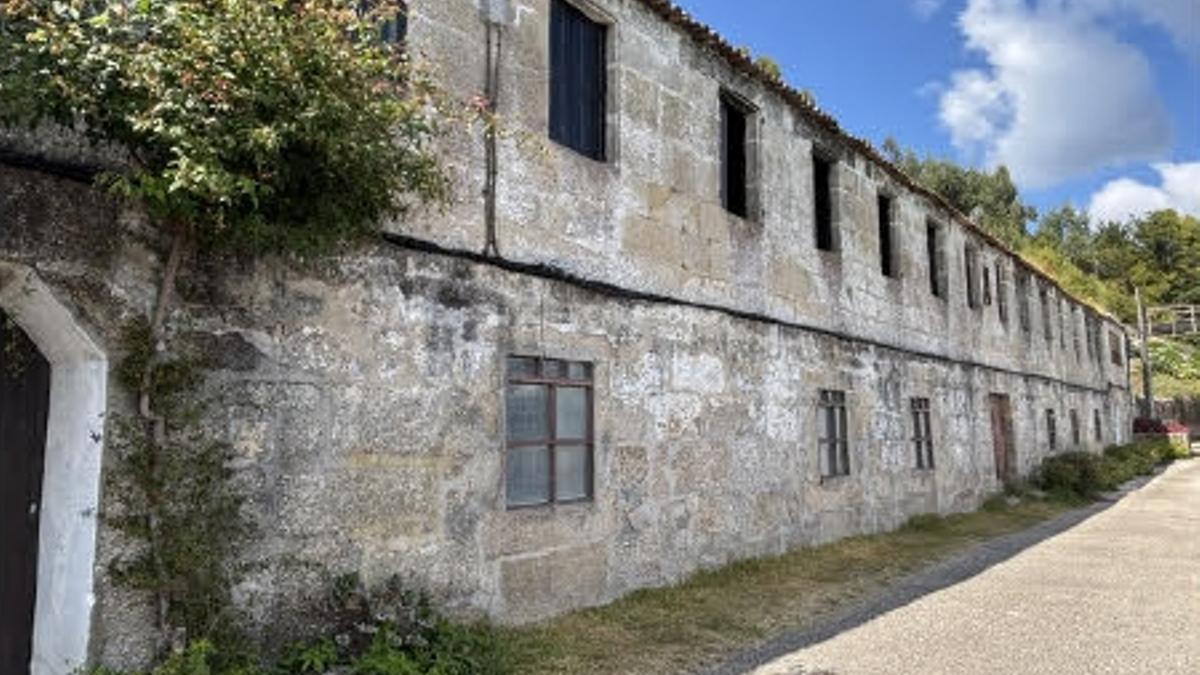 La antigua salazón y conservera de A Roiba, en Beluso, que según el catálogo de la Xunta de Galicia se construyó en 1808.