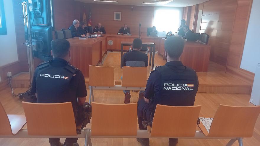 Víctima de una violación en Castellón: «Entró con un cuchillo y me amenazó»