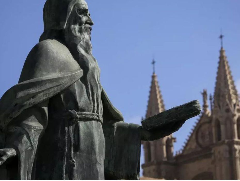 Ramon Llull és conegut per la seva extensa obra escrita.