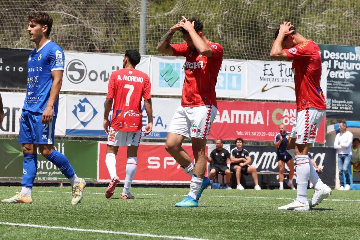 Imágenes del empate de la SD Ibiza ante el CE Andratx por 2-2 en Sant Rafel