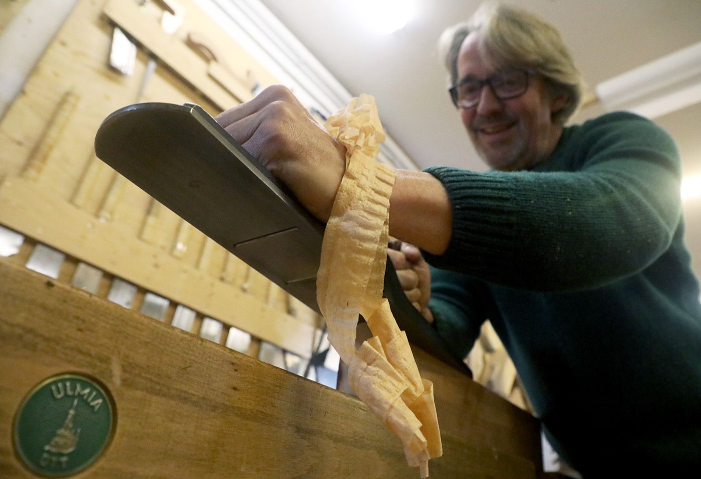 Frank Buschmann, el artista que dialoga con la madera