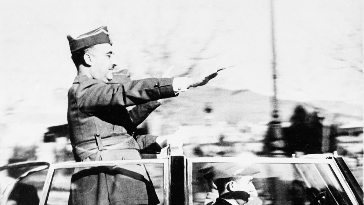 Vendido en minutos un retrato de Franco de dos metros por 1.300 euros