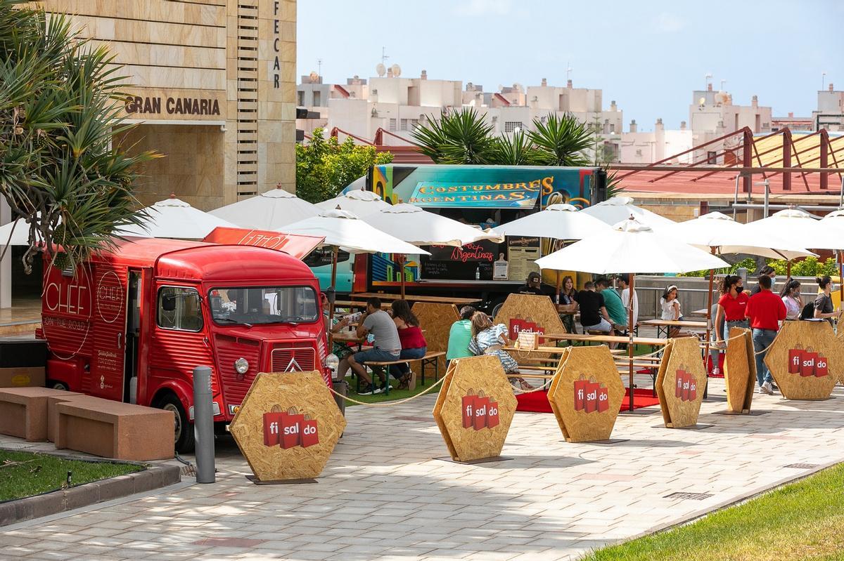 Espacio de gastronomía en la feria.