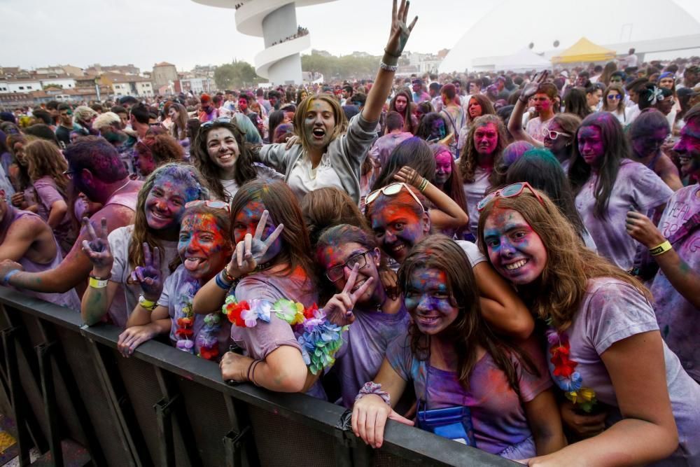 Holi Party en el Niemeyer