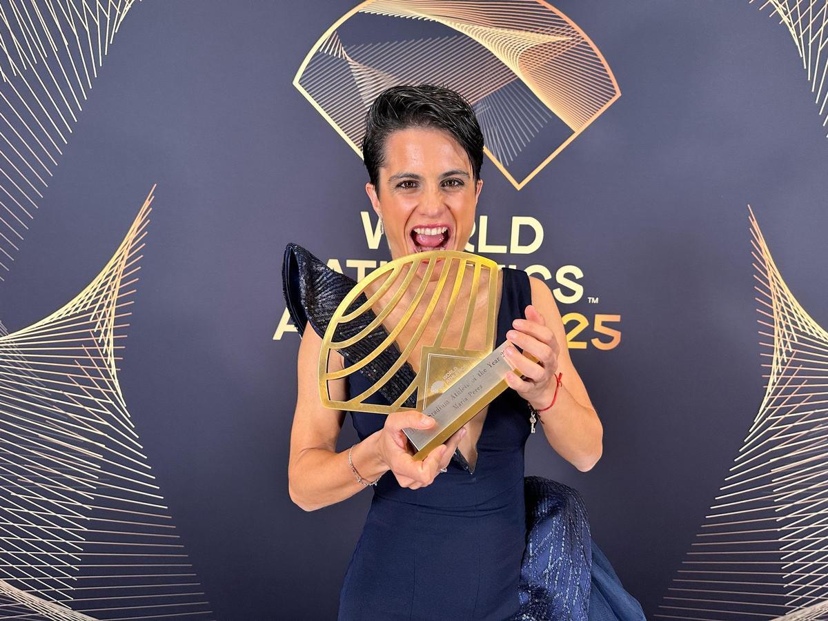 La gran celebración de María Pérez tras lograr el premio de World Athletics a la mejor atleta de marcha/ruta en 2025 La gran celebración de María Pérez tras lograr el premio de World Athletics a la mejor atleta de marcha/ruta en 2025