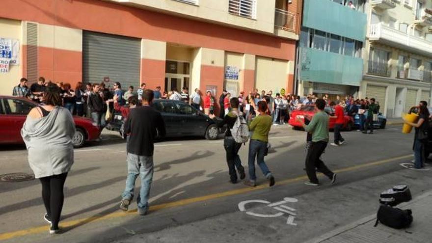 Protesta ante la sede del Servef en Gandia, en una imagen de archivo.