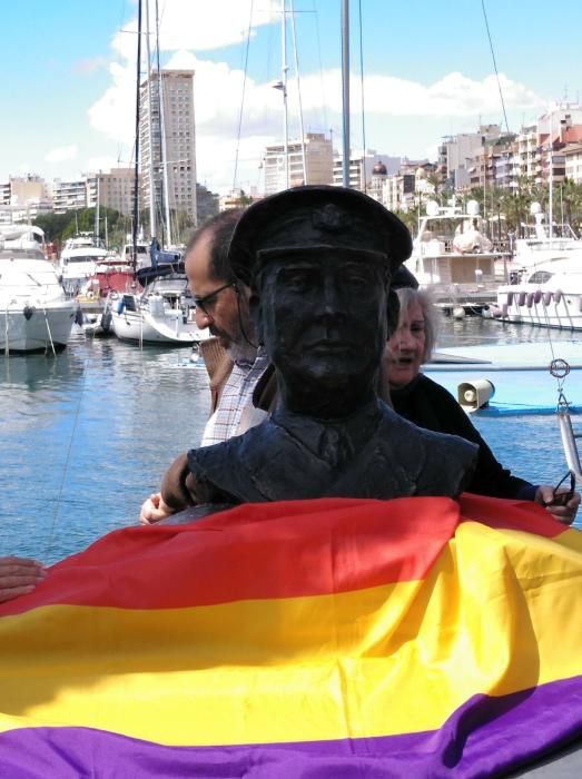 Homenaje al capitán del buque Stanbrook que permitió en 1939 salir de Alicante a miles de republicanos.