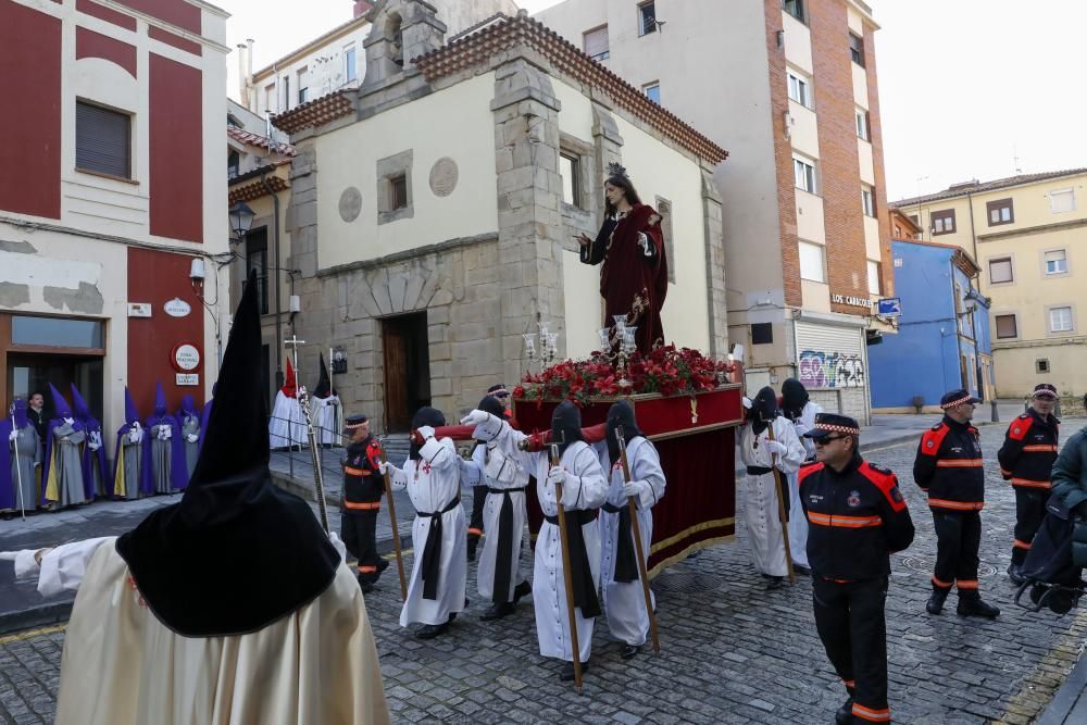 Procesión del Viernes Santo en Gijón