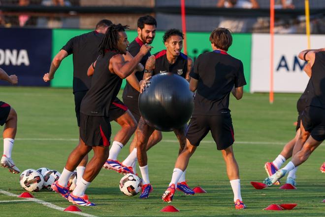 Así ha sido el entrenamiento del Barça en la Base Naval de la Marina de Annapolis para preparar el clásico