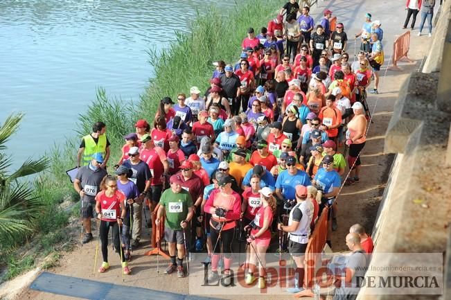 Marcha Nórdica en la mota del río Segura