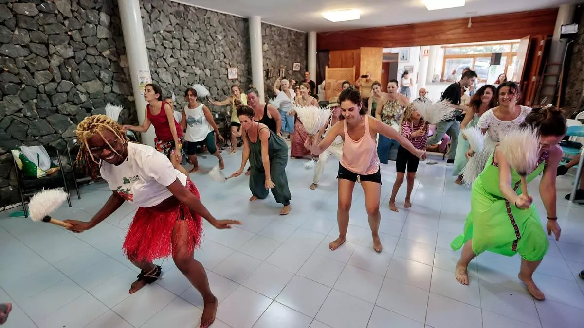 Artesanía de kilómetro cero y ritmos africanos clausuran la séptima edición del Festival Taganana