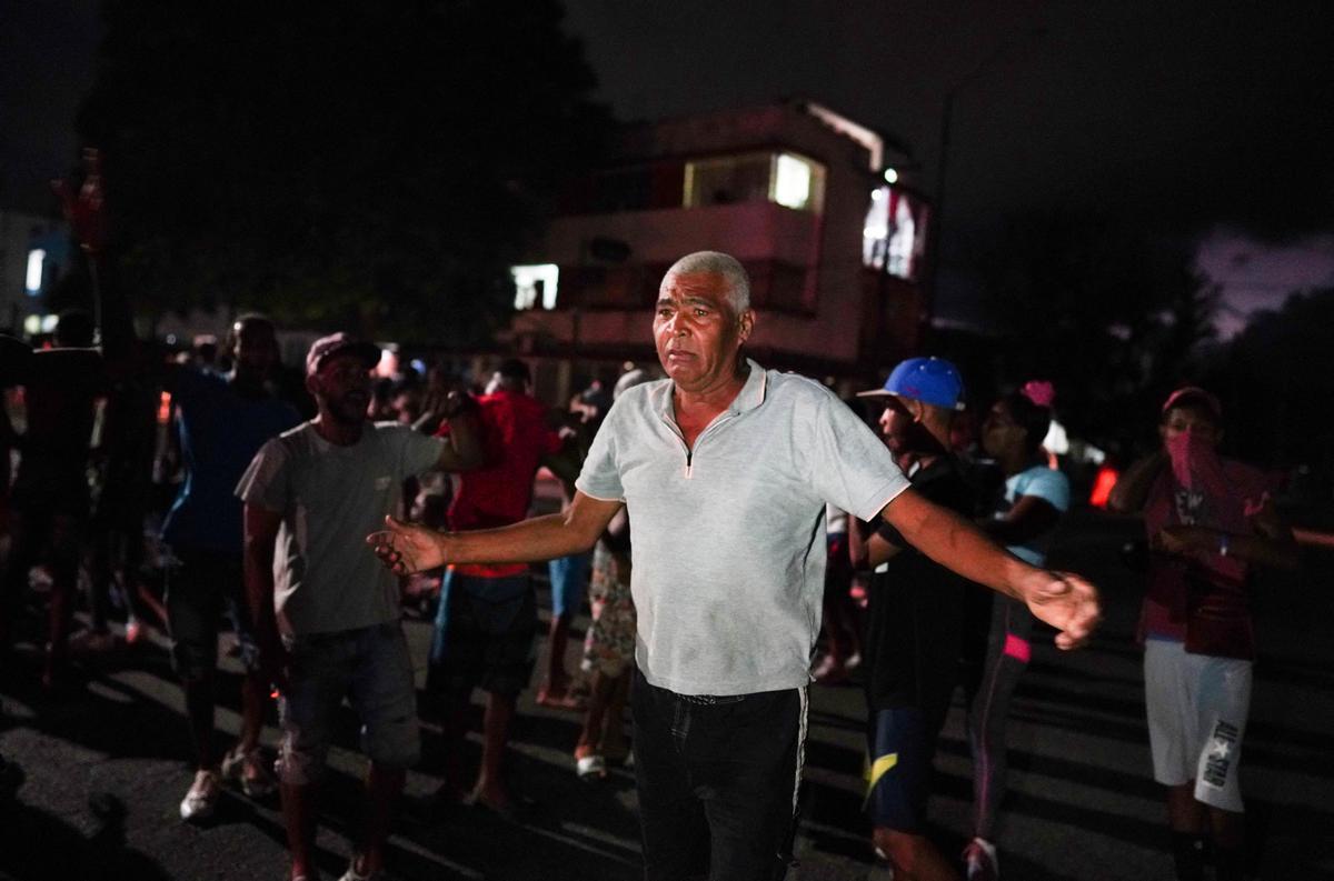 Protestas y problemas en Cuba tras el apagón eléctrico prolongado después del huracán Ian en La Habana