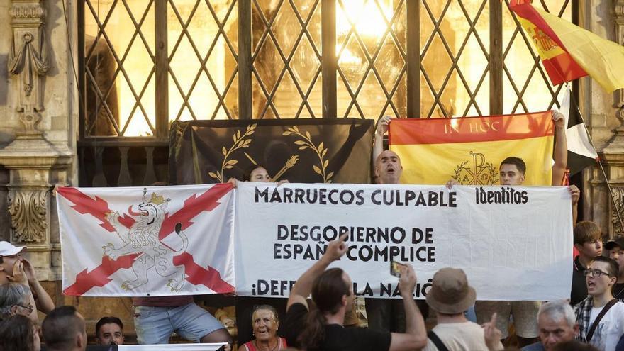 Imágenes de la manifestación en Cort, Palma, en apoyo a Ceuta