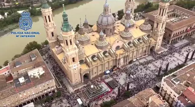 Ofrenda de Flores 2023 en Zaragoza | Así luce la plaza del Pilar desde el aire