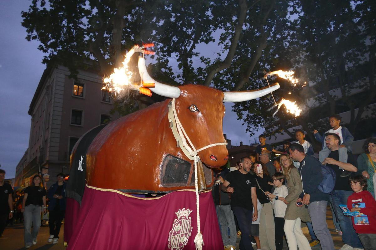 EN IMATGES | La Nit de la Cebeta més multitudinària engresca grans i petits
