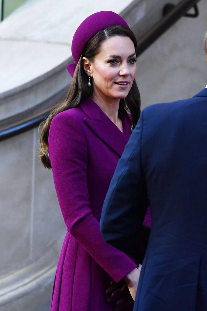 Kate Middleton con el broche y joyas de Diana de Gales