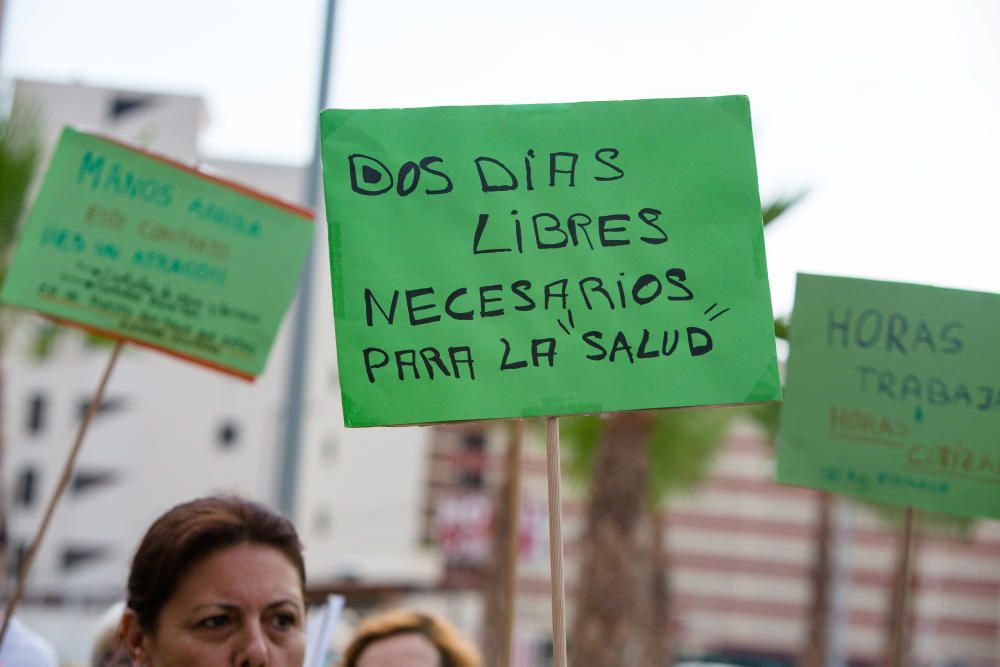 Las Kellys protestan frente al hotel Rambla de Benidorm