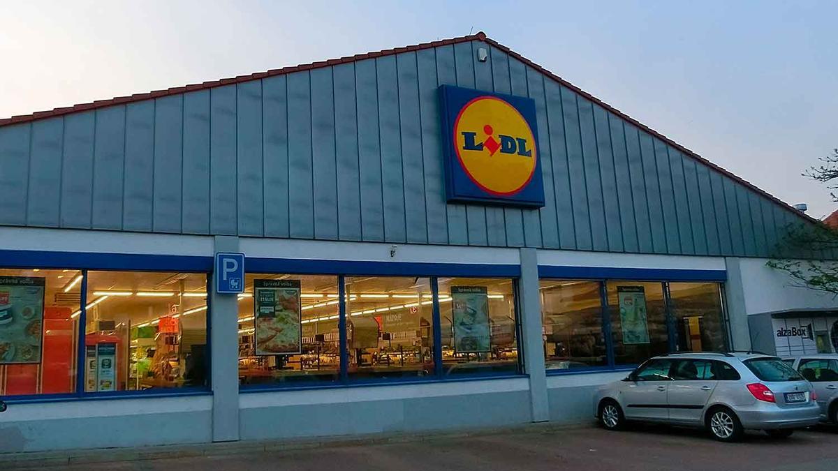 Aterriza en Lidl el abrigo calefactor que arrasa para el invierno y por 25 euros