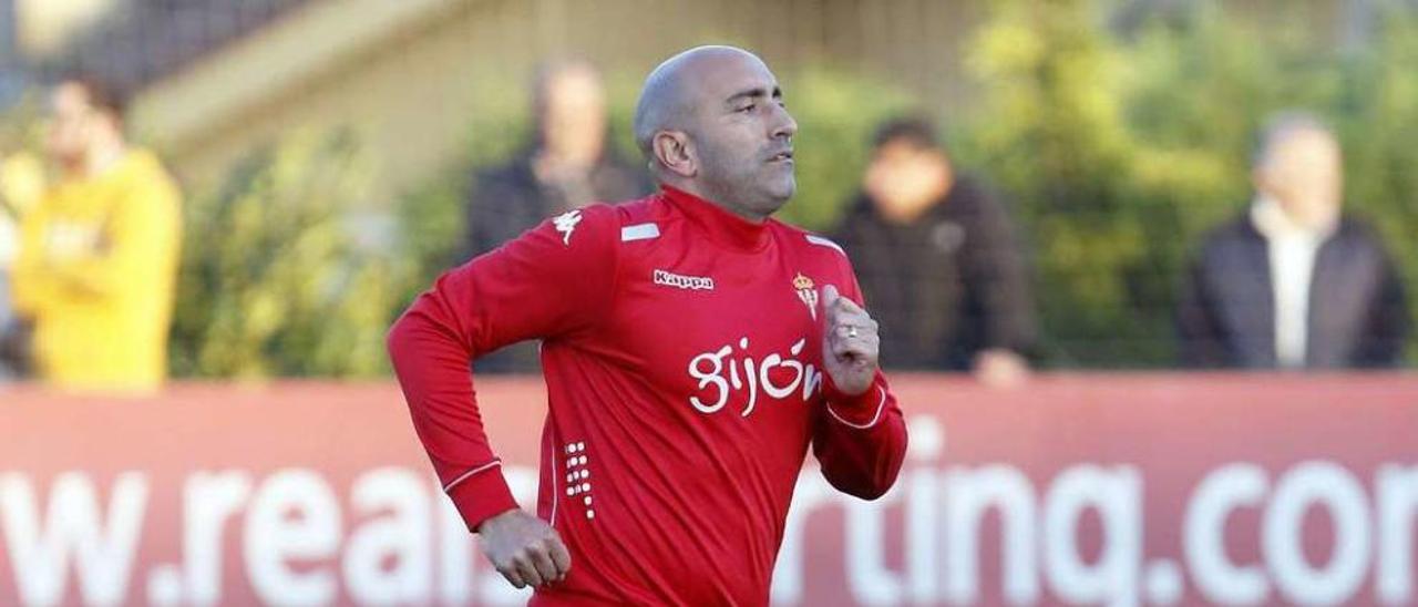 Abelardo corre en Mareo.