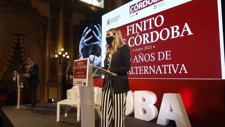 Diario CÓRDOBA presenta la publicación dedicada al 30 aniversario de la alternativa de Finito