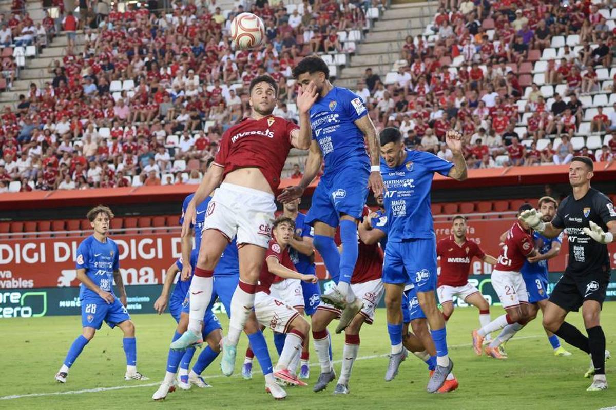 La mejores imágenes de la goleada del Real Murcia ante el Teruel
