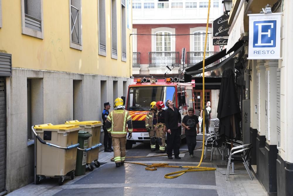 Incendio en un restaurante de la calle Oliva