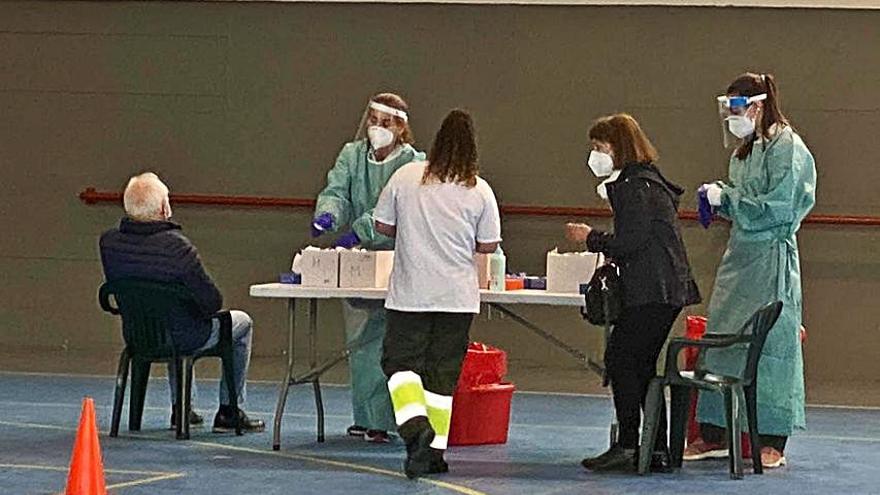 Asistentes al cribadorealizado en el pabellón de Gondomar.