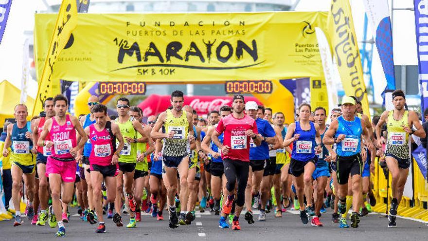 Salida de la XV Media Maratón Fundación Puertos Las Palmas.