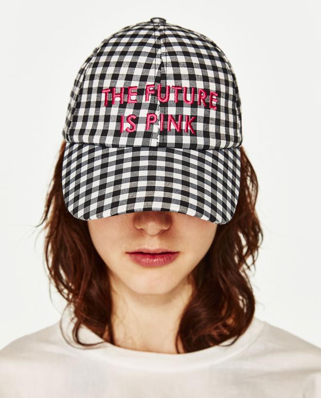 Gorra cuadros vichy texto, Zara