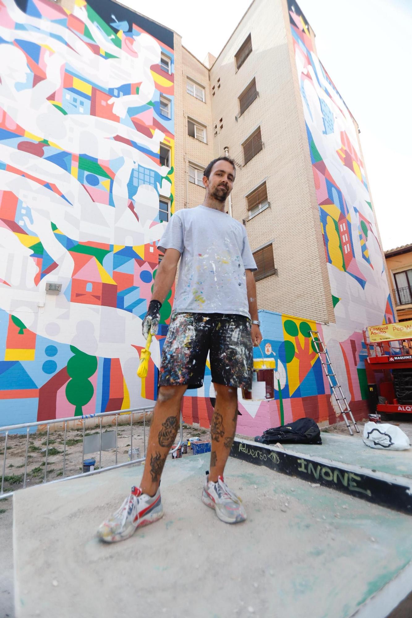 En imágenes | El Festival Asalto decora las calles de Zaragoza