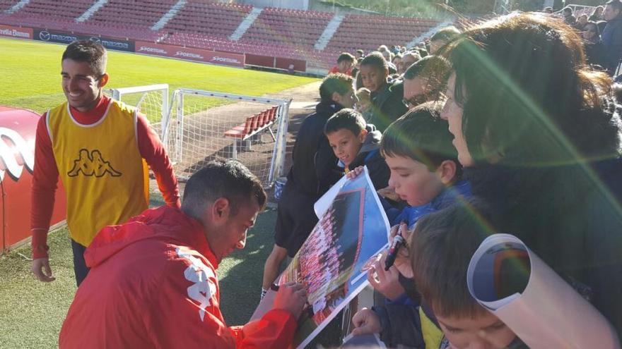 Mes de mig miler de seguidors aclamen els jugadors del Girona